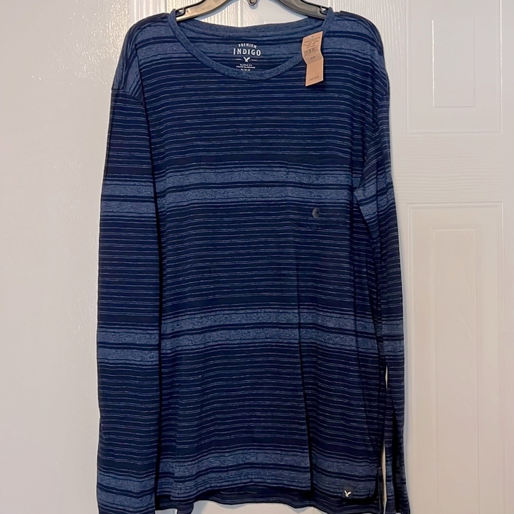 Men’s American Eagle long sleeve t shirt